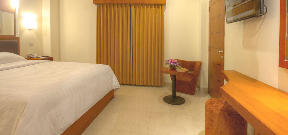 Hotel Bisanta Bidakara Tunjungan Surabaya Exterior foto